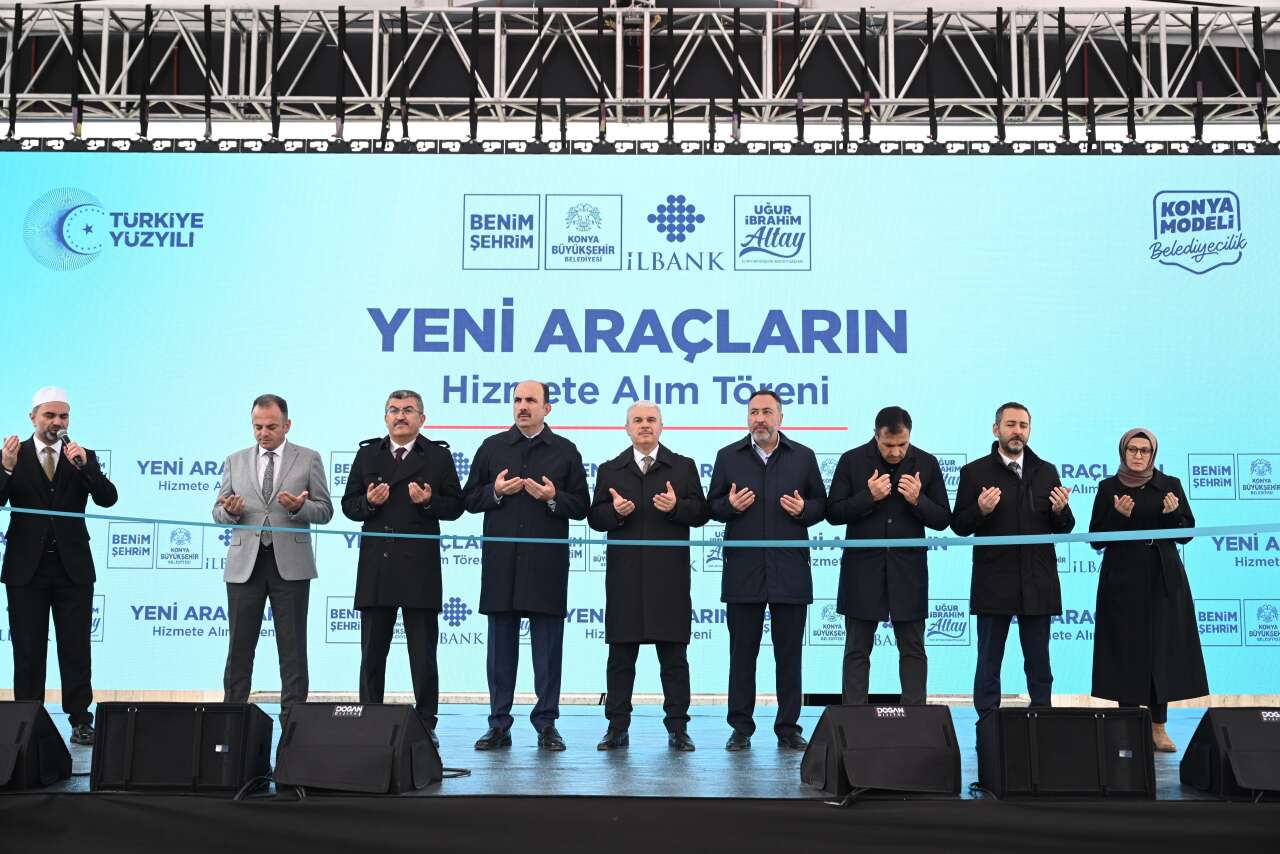 Konya Büyükşehir'e 54 yeni iş makinesi! Kışın karla mücadele yapıp yazın caddelerde çalışacak 19